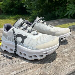 Women’s on cloud monsters size 8.5